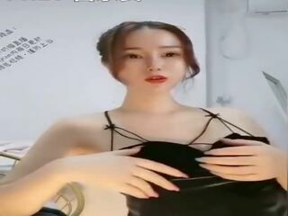 Ķīnieši vebkāmera inviting enchanting mammīte masturbē ar spēļmantas | xhamster