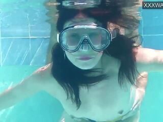 Minnie manga și eduard sperma în the inotand piscina: Adult video 72