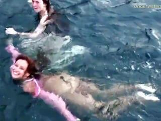 3 गॉर्जियस लड़कियों तैरना और है मजाक में the सागर, xxx फ़िल्म सीबी