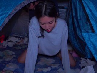 Публичен camping мръсен филм в tent feat. bellamissu