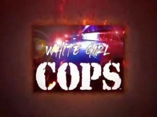 Faen den politiet - dverg blond hvit dame cops raid lokal stash hus og seize custody av stor svart pecker til knulling