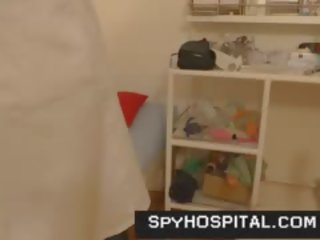 Medisinsk eksamen skjult kamera i gyno klinikk