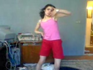 Iranian jovem grávida convidativo dança