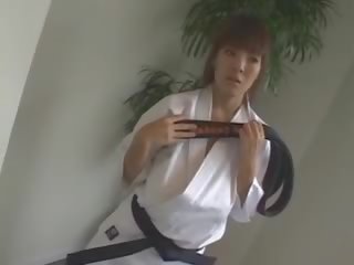 Хітомі tanaka. медична людина клас karate.